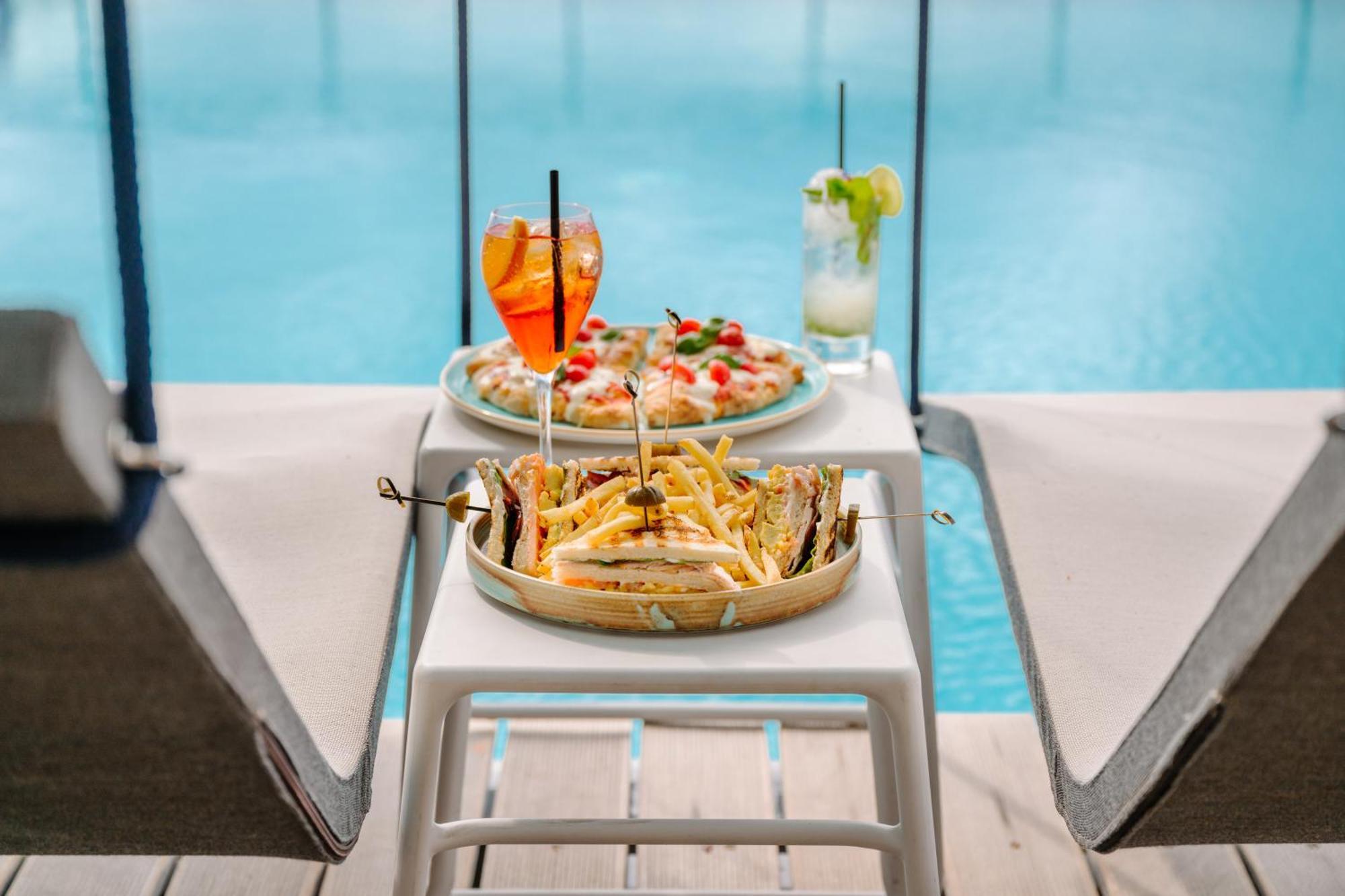 Grand Hotel Bristol Spa Resort, By R Collection Hotels راباللو المظهر الخارجي الصورة Poolside snacks