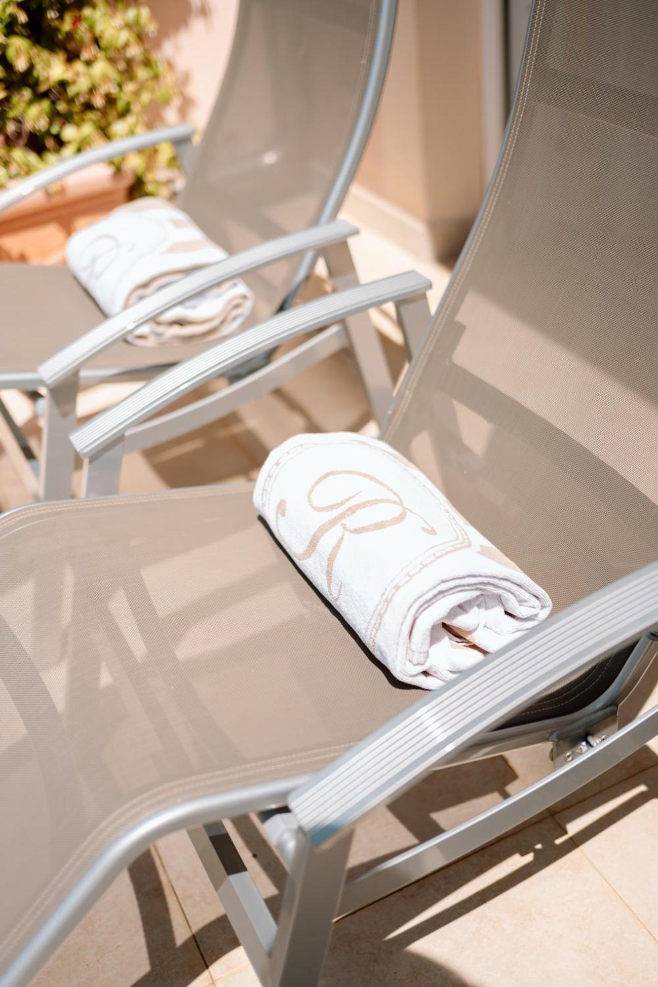 Grand Hotel Bristol Spa Resort, By R Collection Hotels راباللو المظهر الخارجي الصورة A rolled towel