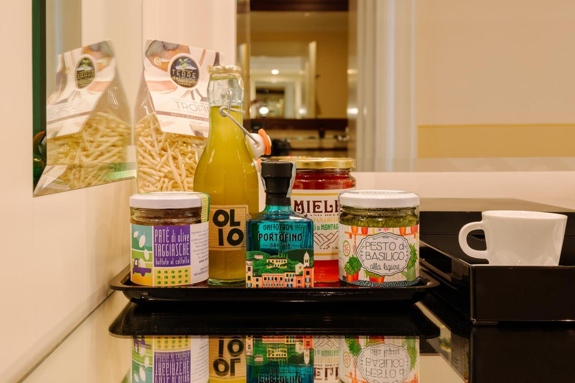 Grand Hotel Bristol Spa Resort, By R Collection Hotels راباللو المظهر الخارجي الصورة Olive oil and other Italian products